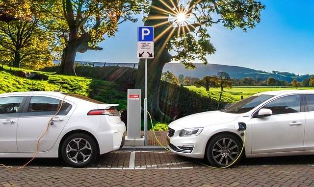 How many Poles are considering buying an electric car? See the survey result